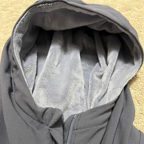 The North Face Women’s Two-Tone Purple Fleece-Lined Jacket - Picture 5 of 9